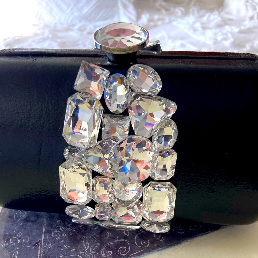 GORGEOUS JEM CLUTCH